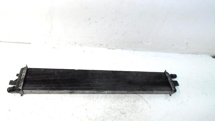 Usagé Radiateur clim Renault Master Prix € 21,00 Règlement à la marge proposé par Van der Ven Autorecycling B.V.