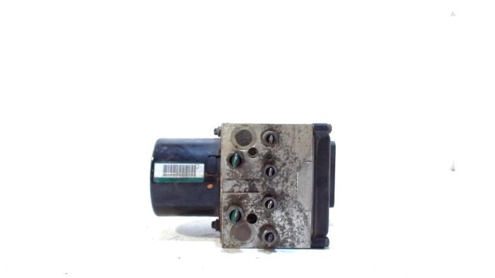 Begagnade ABS-pump Peugeot 407 Pris € 30,00 Marginaltabell erbjuds av Van der Ven Autorecycling B.V.