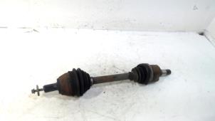 Begagnade Drivaxel, vänster fram Ford C-Max Pris € 35,00 Marginaltabell erbjuds av Van der Ven Autorecycling B.V.