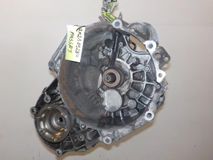 Usagé Boîte de vitesse Volkswagen Passat Prix € 74,99 Règlement à la marge proposé par Van der Ven Autorecycling B.V.