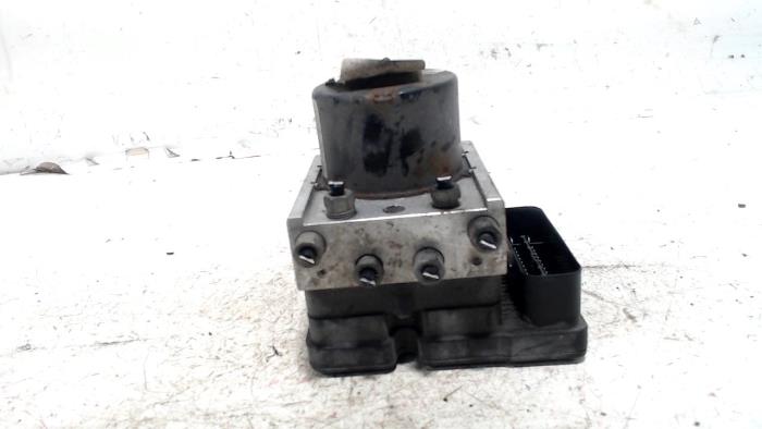 Begagnade ABS-pump Ford C-Max Pris € 105,00 Marginaltabell erbjuds av Van der Ven Autorecycling B.V.