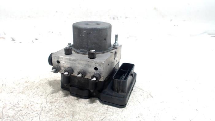Usagé Pompe ABS Citroen C3 Prix € 60,00 Règlement à la marge proposé par Van der Ven Autorecycling B.V.