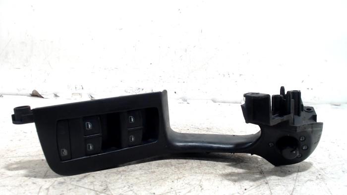 Usados Interruptor de ventanilla eléctrica Audi A6 Precio € 15,00 Norma de margen ofrecido por Van der Ven Autorecycling B.V.
