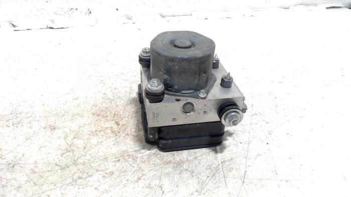 Begagnade ABS-pump Smart Forfour Pris € 18,00 Marginaltabell erbjuds av Van der Ven Autorecycling B.V.