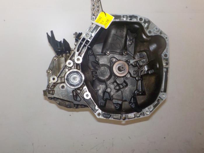 Gebrauchte Getriebe Renault Clio Preis € 99,99 Margenregelung angeboten von Van der Ven Autorecycling B.V.