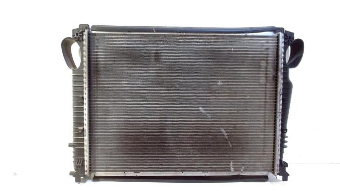 Used Radiator Mercedes 280SL-500SLC Price € 54,00 Margin scheme offered by Van der Ven Autorecycling B.V.