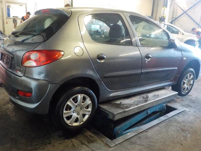 Engine management computer from a Peugeot 206 PLUS 2011