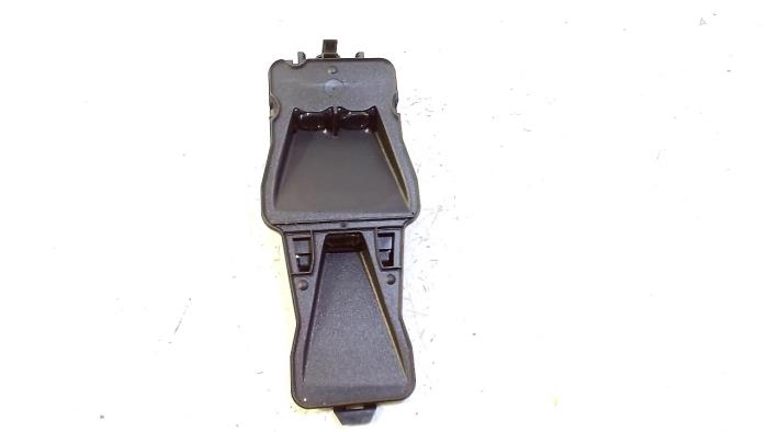 Begagnade Regnsensor Volvo V40 Pris € 12,00 Marginaltabell erbjuds av Van der Ven Autorecycling B.V.