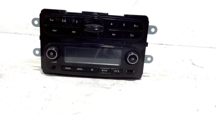 Begagnade Radio Smart Forfour Pris € 57,00 Marginaltabell erbjuds av Van der Ven Autorecycling B.V.