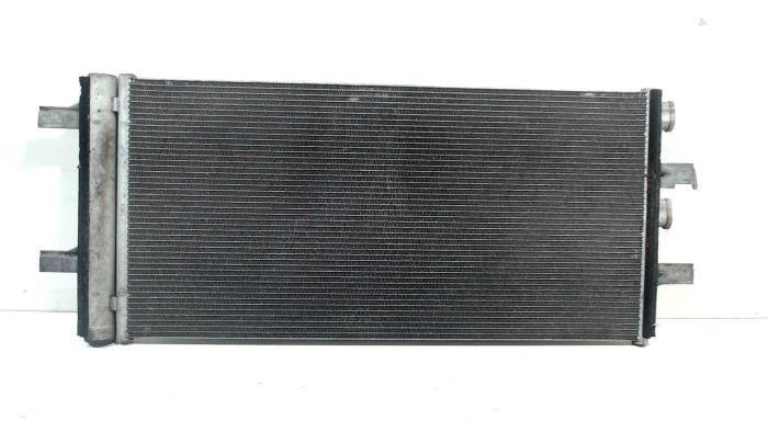 Usagé Radiateur clim BMW 2-Série Prix € 33,00 Règlement à la marge proposé par Van der Ven Autorecycling B.V.