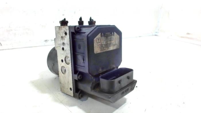 Begagnade ABS-pump Toyota Avensis Pris € 60,00 Marginaltabell erbjuds av Van der Ven Autorecycling B.V.