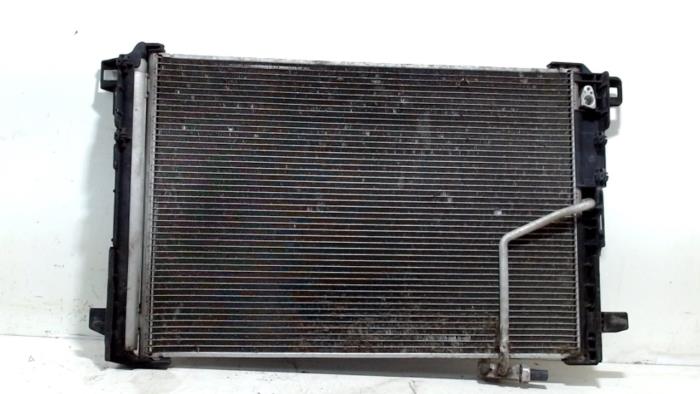 Usagé Radiateur clim Mercedes E-Klasse Prix € 21,00 Règlement à la marge proposé par Van der Ven Autorecycling B.V.