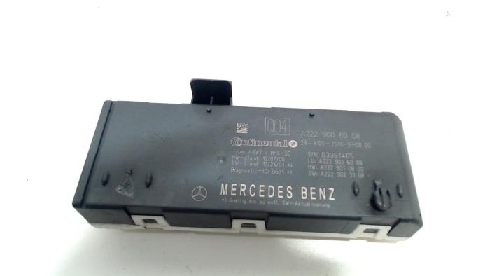 Usagé Ordinateur divers Mercedes S-Klasse Prix € 15,00 Règlement à la marge proposé par Van der Ven Autorecycling B.V.