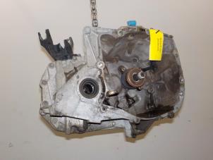 Usagé Boîte de vitesse Renault Clio Prix € 85,00 Règlement à la marge proposé par Van der Ven Autorecycling B.V.