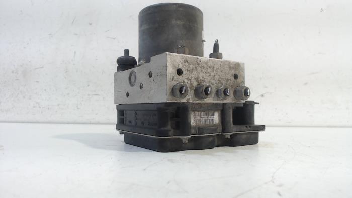 Gebrauchte ABS Pumpe Alfa Romeo 147 Preis € 42,00 Margenregelung angeboten von Van der Ven Autorecycling B.V.