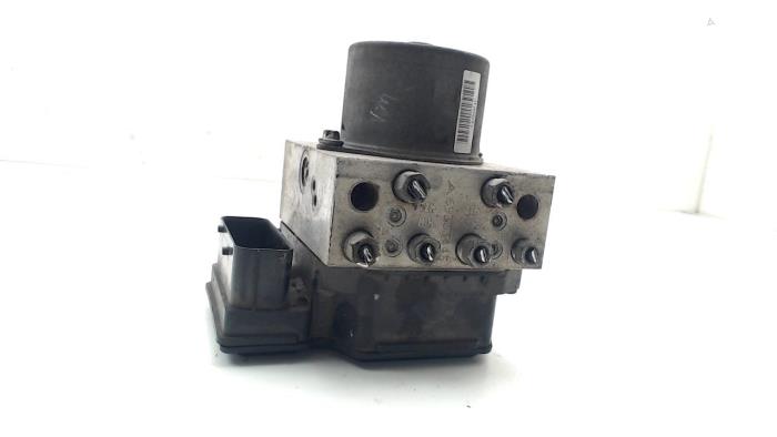 Usagé Bloc ABS Mini Mini Prix € 200,00 Règlement à la marge proposé par Van der Ven Autorecycling B.V.