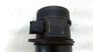 Luftmassenmesser van een Peugeot 4007 2010