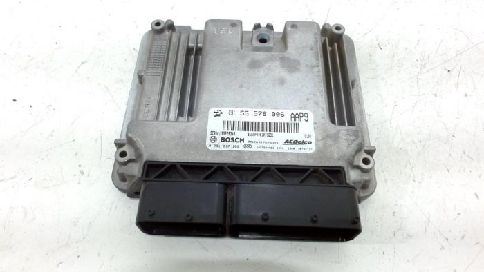 Used Engine management computer Opel Insignia Price € 110,00 Margin scheme offered by Van der Ven Autorecycling B.V.