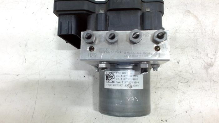 Usagé Bloc ABS Mercedes B-Klasse Prix € 115,00 Règlement à la marge proposé par Van der Ven Autorecycling B.V.