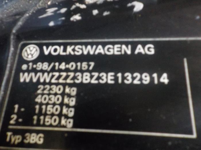 Engine management computer from a Volkswagen Passat 2002
