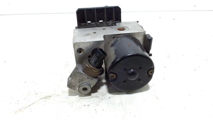 Used ABS pump Mercedes S-Klasse Price € 50,00 Margin scheme offered by Van der Ven Autorecycling B.V.