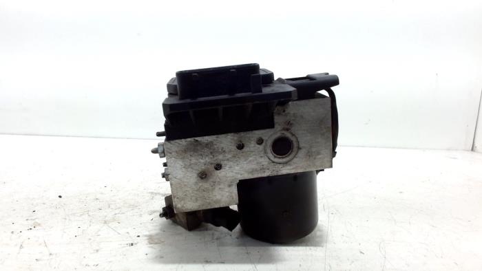 Gebrauchte ABS Pumpe Mercedes S-Klasse Preis € 50,00 Margenregelung angeboten von Van der Ven Autorecycling B.V.