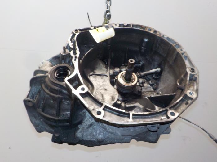 Usagé Boîte de vitesse Renault Megane Prix € 99,99 Règlement à la marge proposé par Van der Ven Autorecycling B.V.