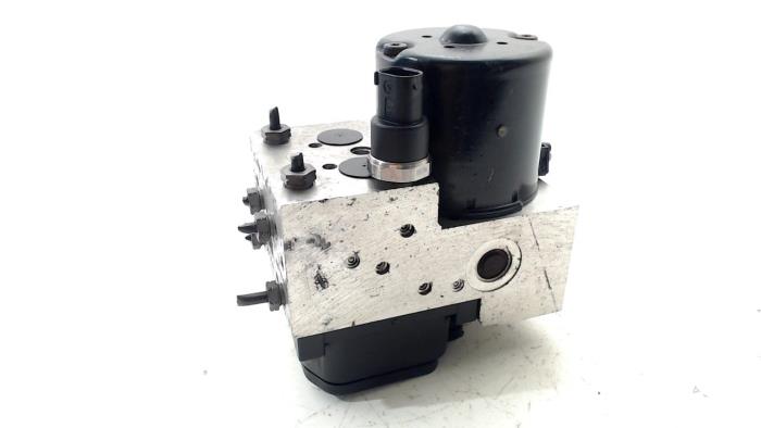 Gebrauchte ABS Pumpe Mercedes E-Klasse Preis € 75,00 Margenregelung angeboten von Van der Ven Autorecycling B.V.