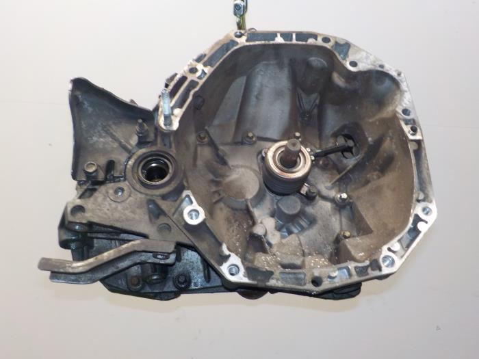 Gebrauchte Getriebe Renault Clio Preis € 199,99 Margenregelung angeboten von Van der Ven Autorecycling B.V.