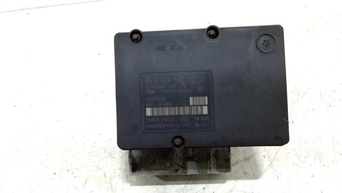 Usagé Bloc ABS Mercedes C-Klasse Prix € 100,00 Règlement à la marge proposé par Van der Ven Autorecycling B.V.