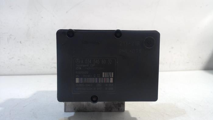 Begagnade ABS-pump Mercedes C-Klasse Pris € 110,00 Marginaltabell erbjuds av Van der Ven Autorecycling B.V.