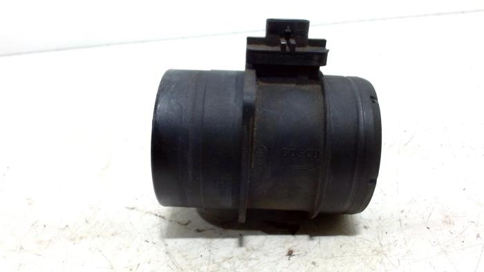 Gebrauchte Luftmassenmesser Audi A4 Preis € 25,00 Margenregelung angeboten von Van der Ven Autorecycling B.V.