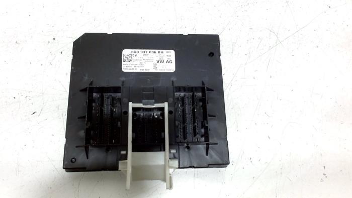 Used Body control computer Volkswagen Passat Price € 125,00 Margin scheme offered by Van der Ven Autorecycling B.V.