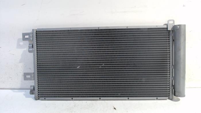 Usagé Radiateur clim BMW Mini One Prix € 35,00 Règlement à la marge proposé par Van der Ven Autorecycling B.V.