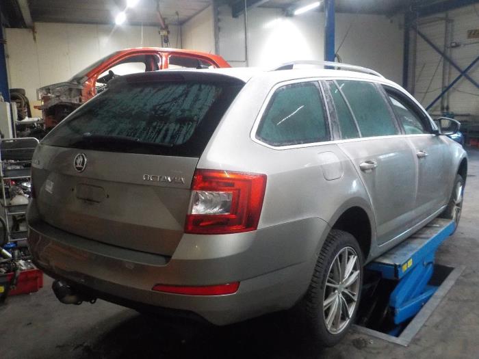 Engine management computer from a Skoda Octavia 2015