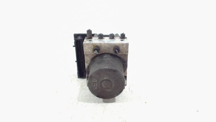 Begagnade ABS-pump Toyota Verso Pris € 60,00 Marginaltabell erbjuds av Van der Ven Autorecycling B.V.
