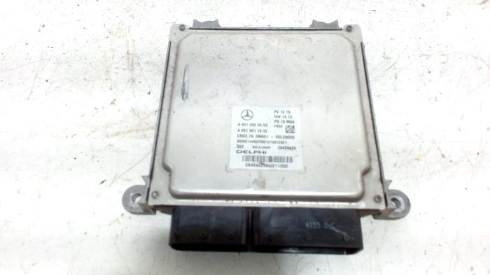 Used Engine management computer Mercedes E-Klasse Price € 240,00 Margin scheme offered by Van der Ven Autorecycling B.V.