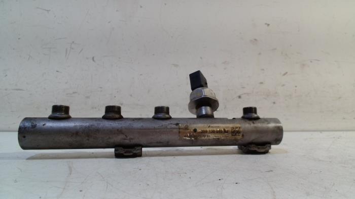 Gebrauchte Kraftstoffverteiler Audi A4 Preis € 95,00 Margenregelung angeboten von Van der Ven Autorecycling B.V.