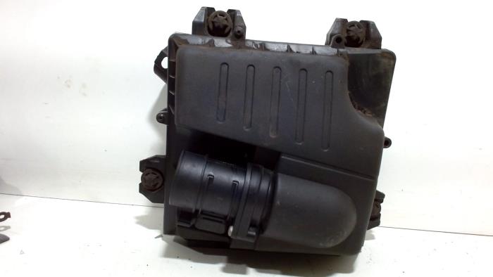 Begagnade Luftfilterhus Opel Vivaro Pris € 25,00 Marginaltabell erbjuds av Van der Ven Autorecycling B.V.