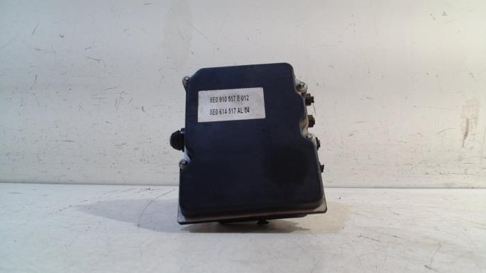 Begagnade ABS-pump Audi A4 Pris € 110,00 Marginaltabell erbjuds av Van der Ven Autorecycling B.V.