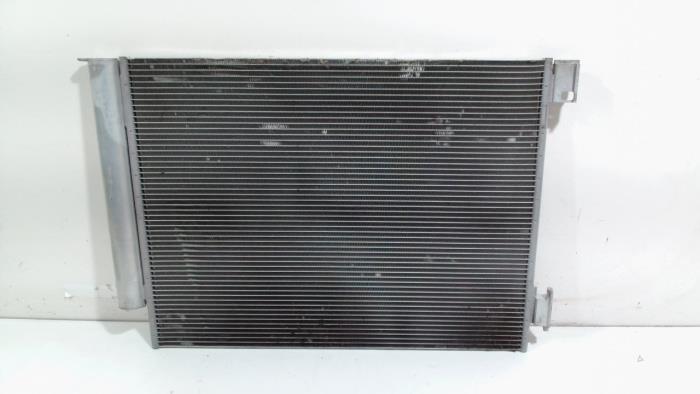 Usagé Radiateur clim Renault Clio Prix € 50,00 Règlement à la marge proposé par Van der Ven Autorecycling B.V.