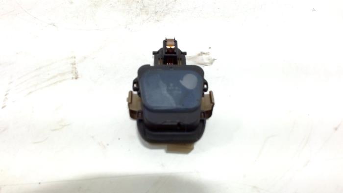 Begagnade Regnsensor Mercedes A-Klasse Pris € 40,00 Marginaltabell erbjuds av Van der Ven Autorecycling B.V.