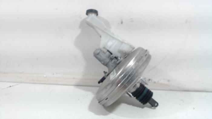 Usagé Servo frein Mercedes CLA Prix € 90,00 Règlement à la marge proposé par Van der Ven Autorecycling B.V.