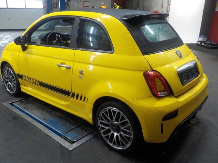 Bloc ABS d'un Fiat 500 2017