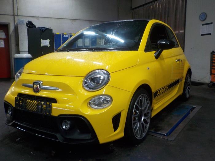 Bloc ABS d'un Fiat 500 2017