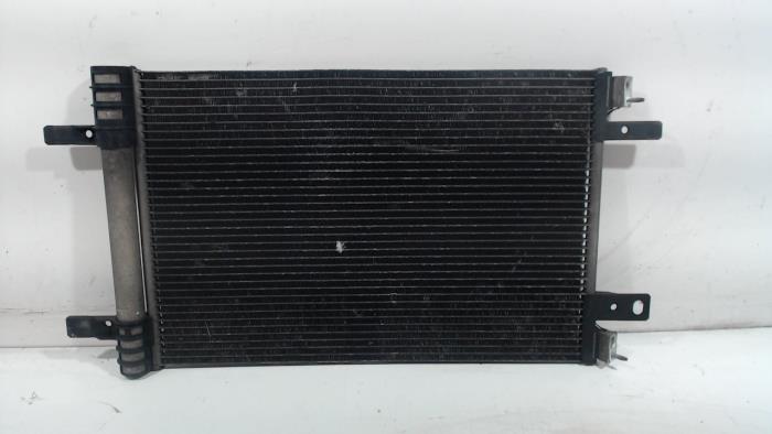 Usagé Radiateur clim Peugeot 308 Prix € 50,00 Règlement à la marge proposé par Van der Ven Autorecycling B.V.