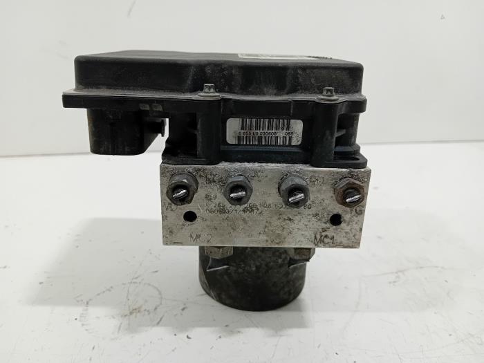 Usagé Bloc ABS Citroen C5 Prix € 110,00 Règlement à la marge proposé par Van der Ven Autorecycling B.V.