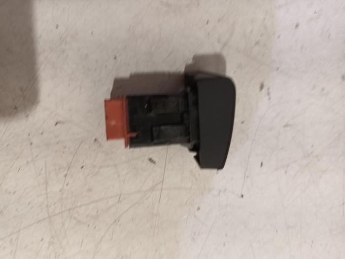 Begagnade Przelacznik Citroen DS5 Pris € 25,00 Marginaltabell erbjuds av Van der Ven Autorecycling B.V.
