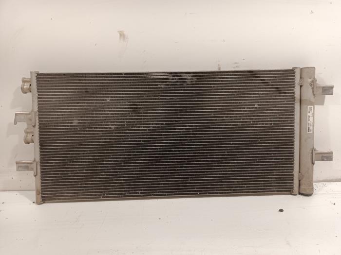 Begagnade AC-radiator BMW 2-Serie Pris € 70,00 Marginaltabell erbjuds av Van der Ven Autorecycling B.V.