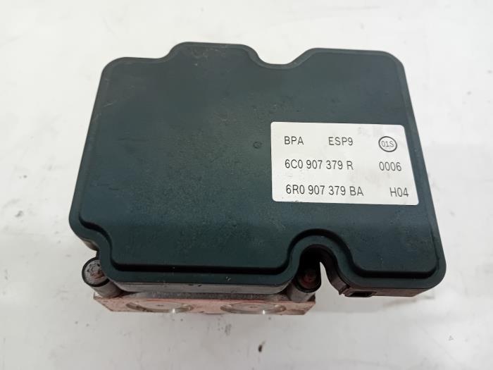 Używane Pompa ABS Seat Ibiza Cena € 40,00 Procedura marży oferowane przez Van der Ven Autorecycling B.V.